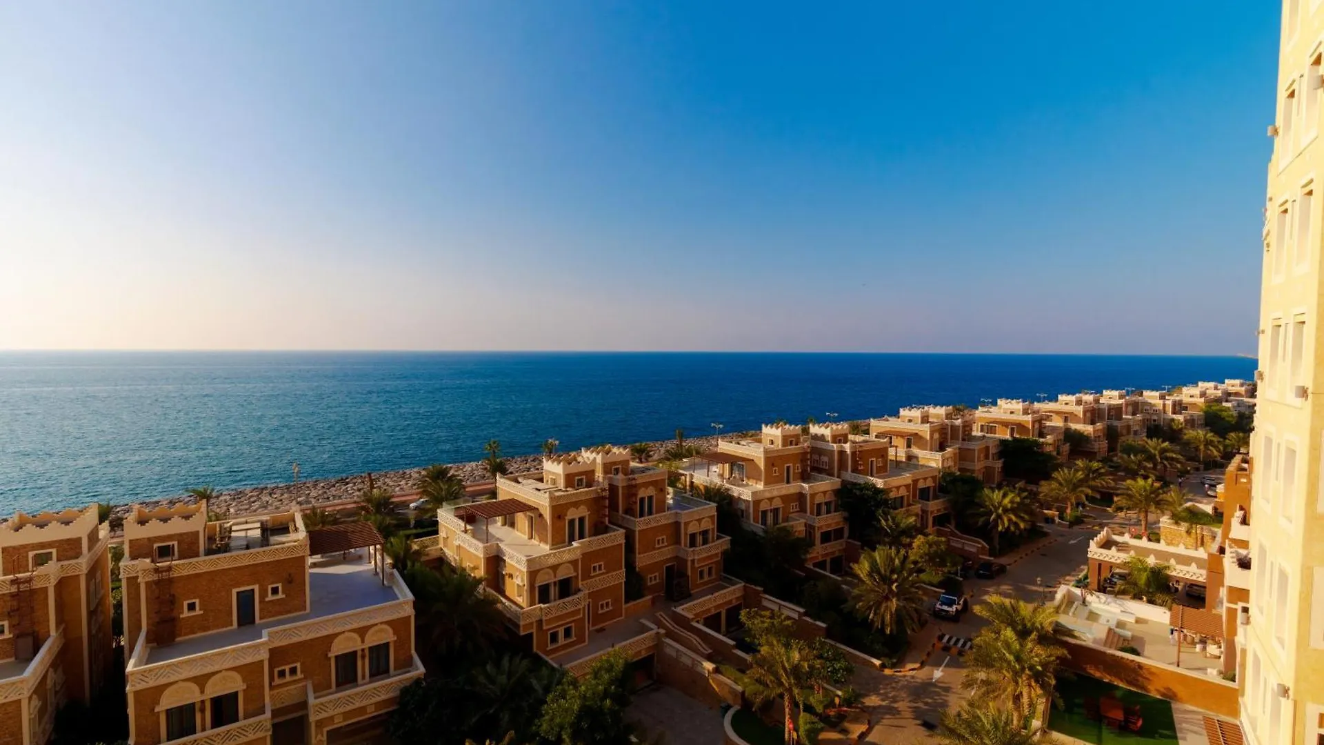 Apartment Charming Sea View 2Bdr, Beach And Pool Access Dubai