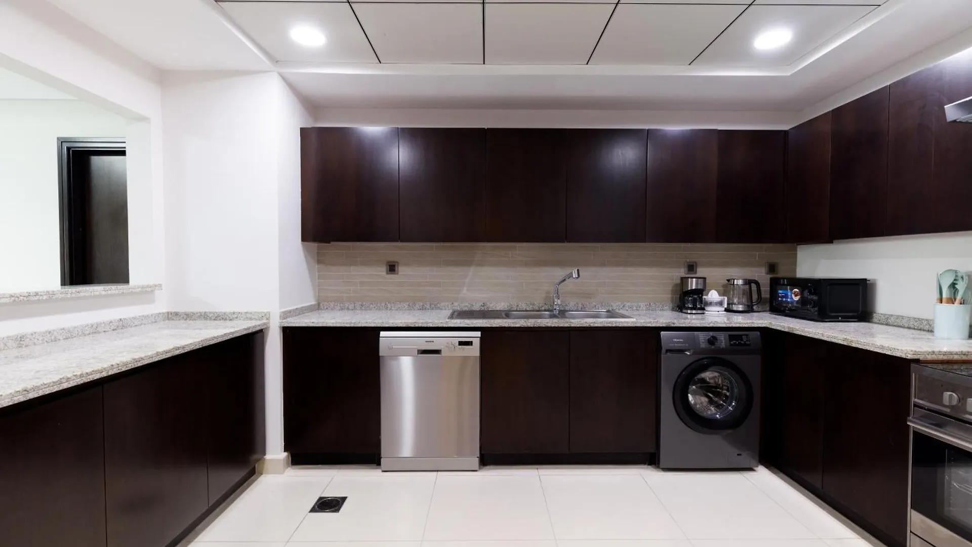 Apartment Charming Sea View 2Bdr, Beach And Pool Access Dubai
