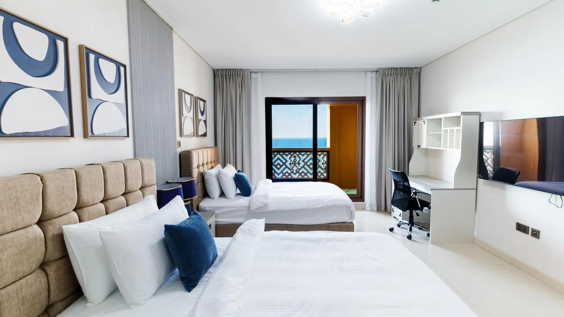 Charming Sea View 2Bdr, Beach And Pool Access Dubai