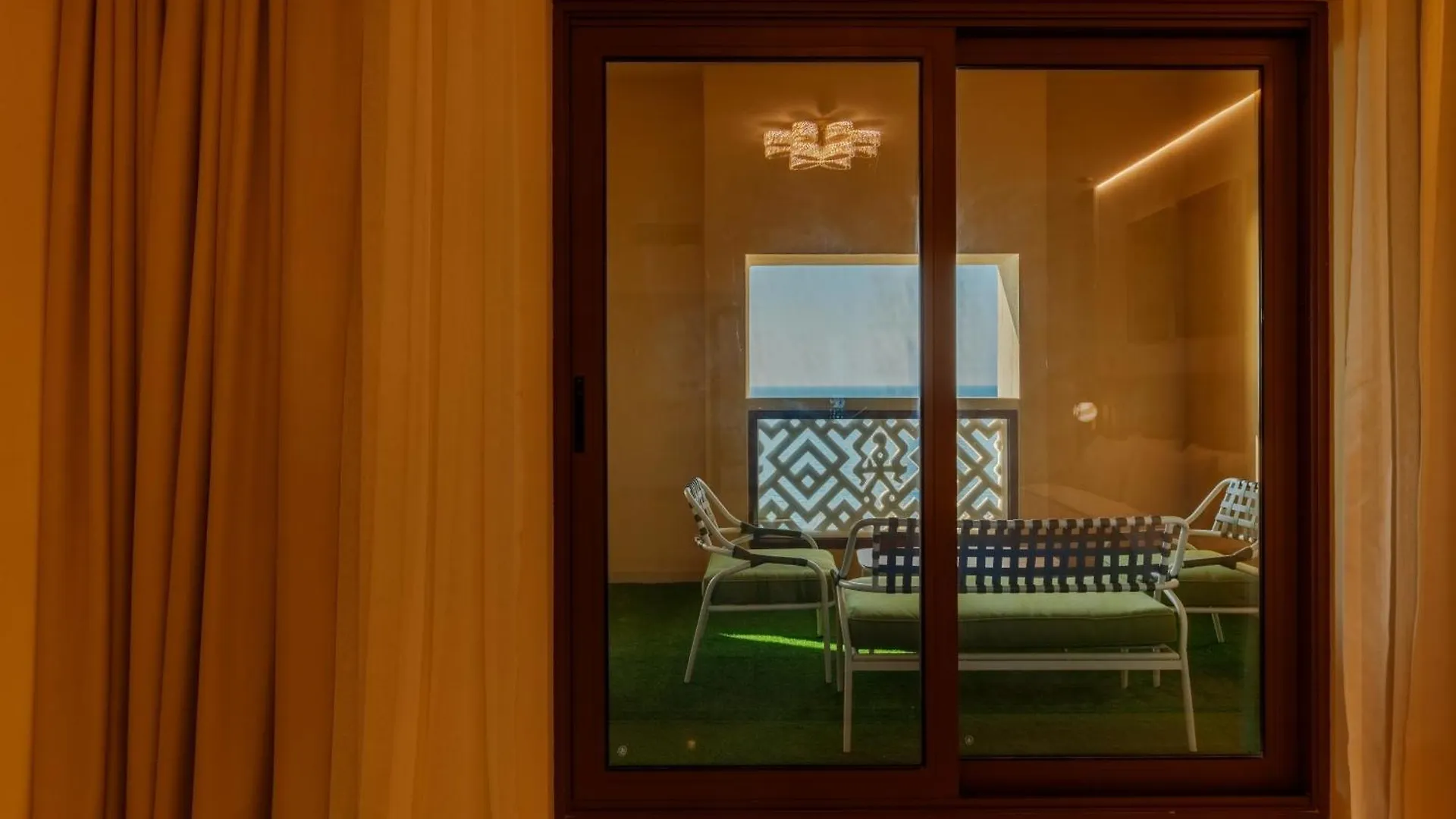 Charming Sea View 2Bdr, Beach And Pool Access Dubai 0*,  United Arab Emirates
