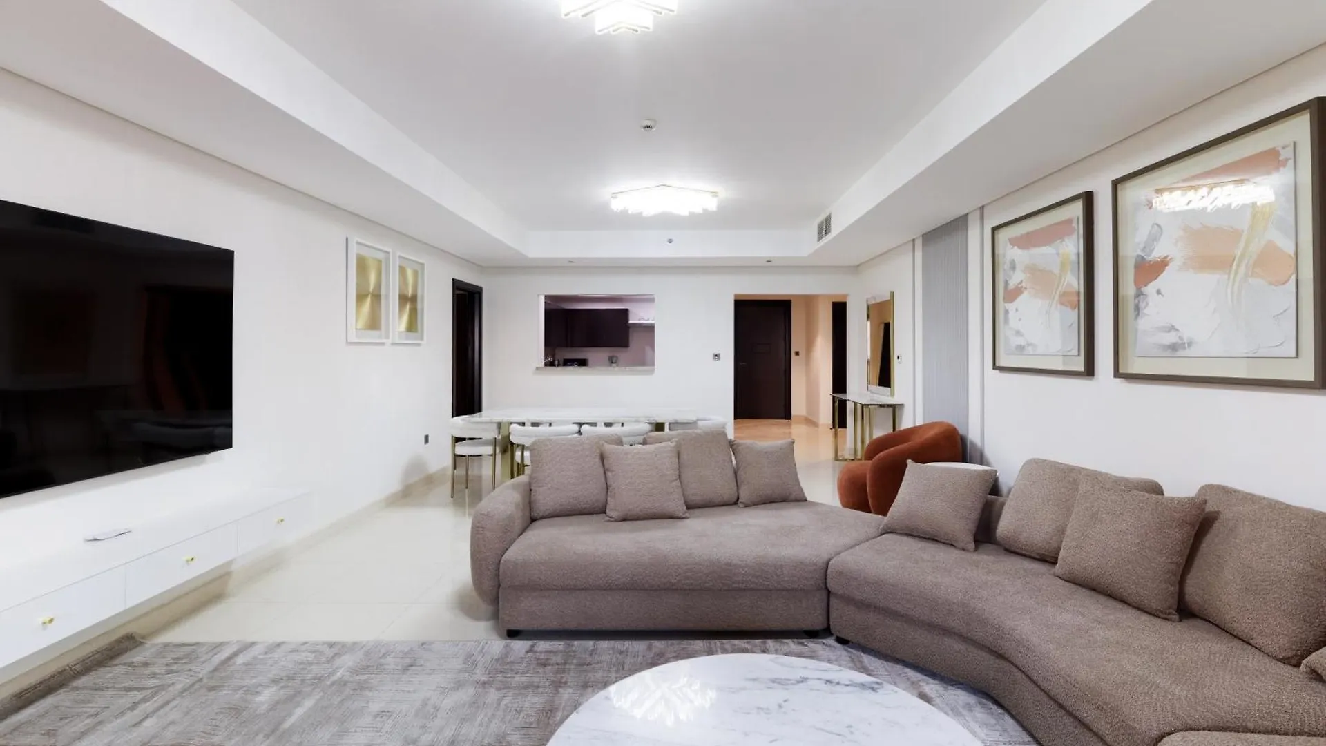Charming Sea View 2Bdr, Beach And Pool Access Dubai Apartment