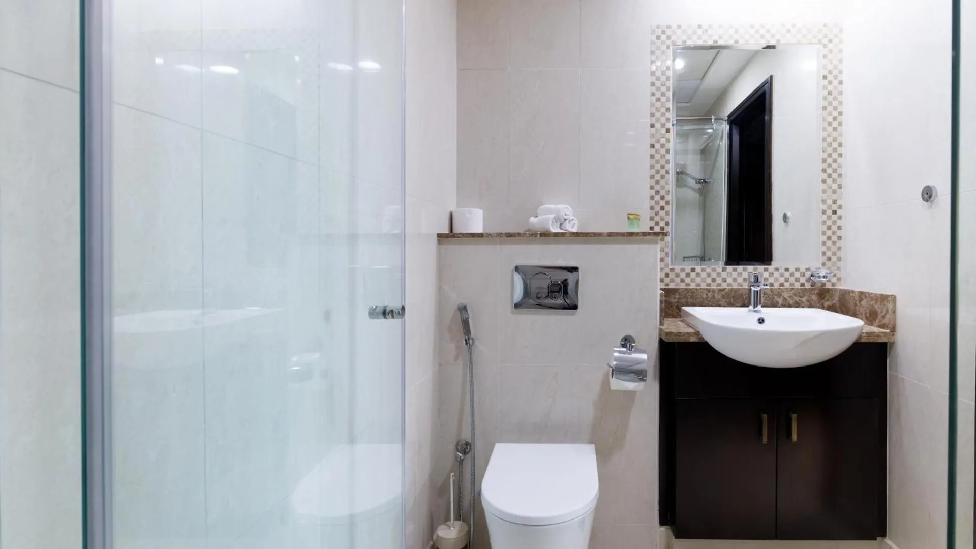Apartment Charming Sea View 2Bdr, Beach And Pool Access Dubai