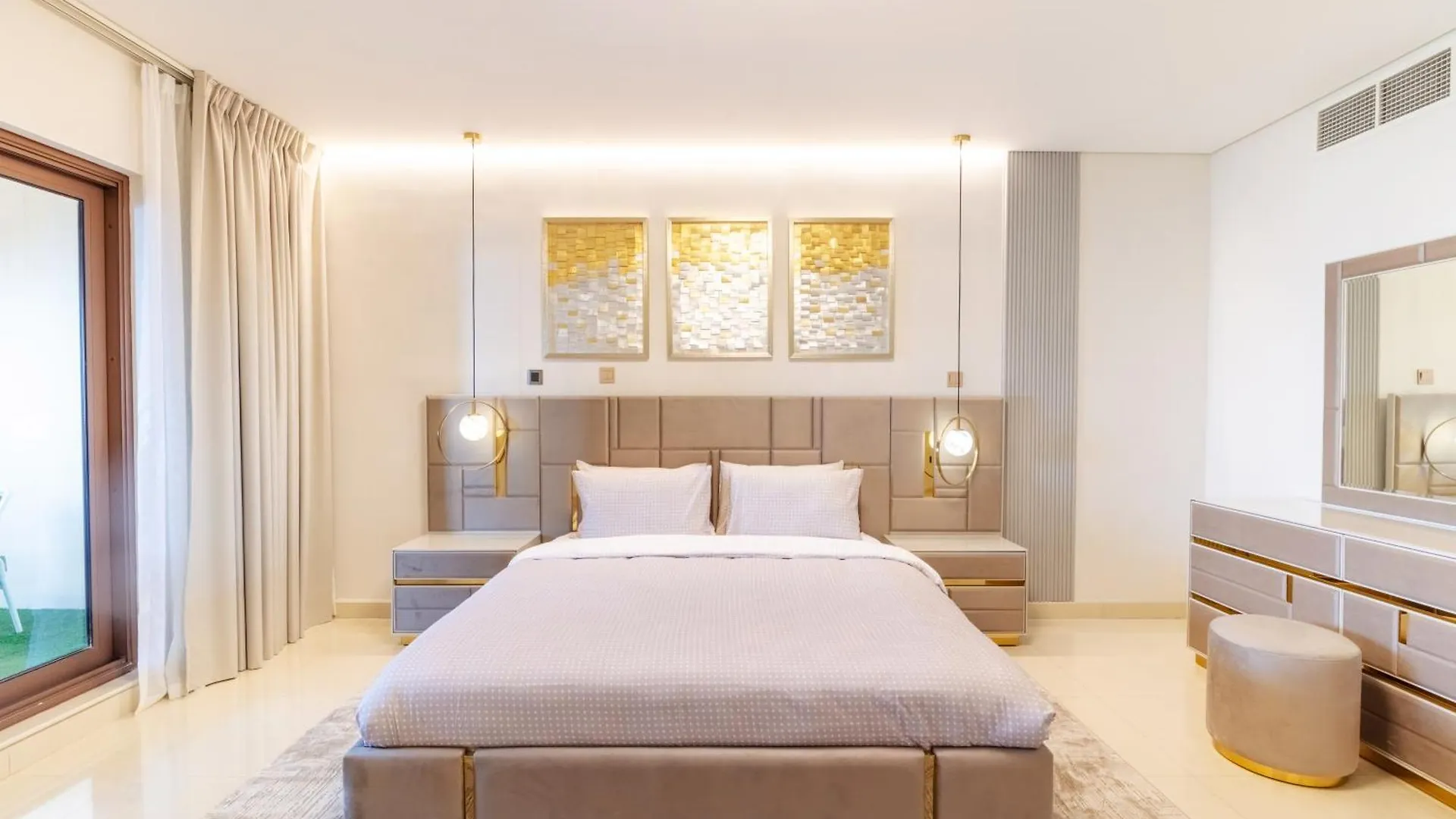 Charming Sea View 2Bdr, Beach And Pool Access Dubai 0*,  United Arab Emirates