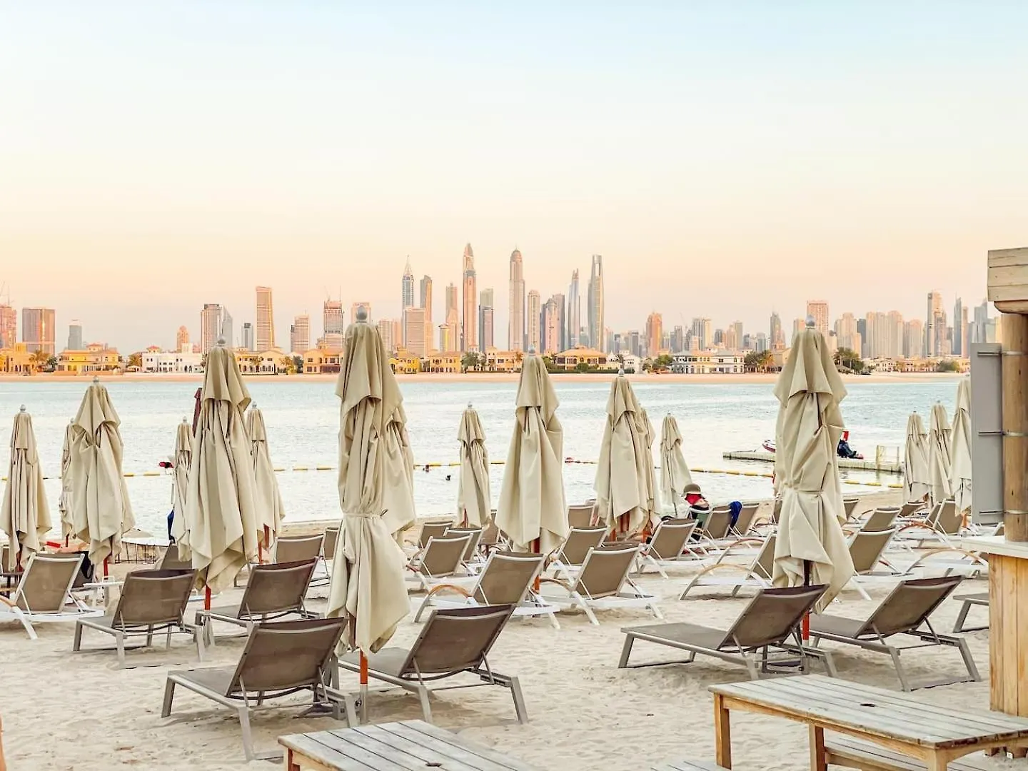 Apartment Charming Sea View 2Bdr, Beach And Pool Access Dubai