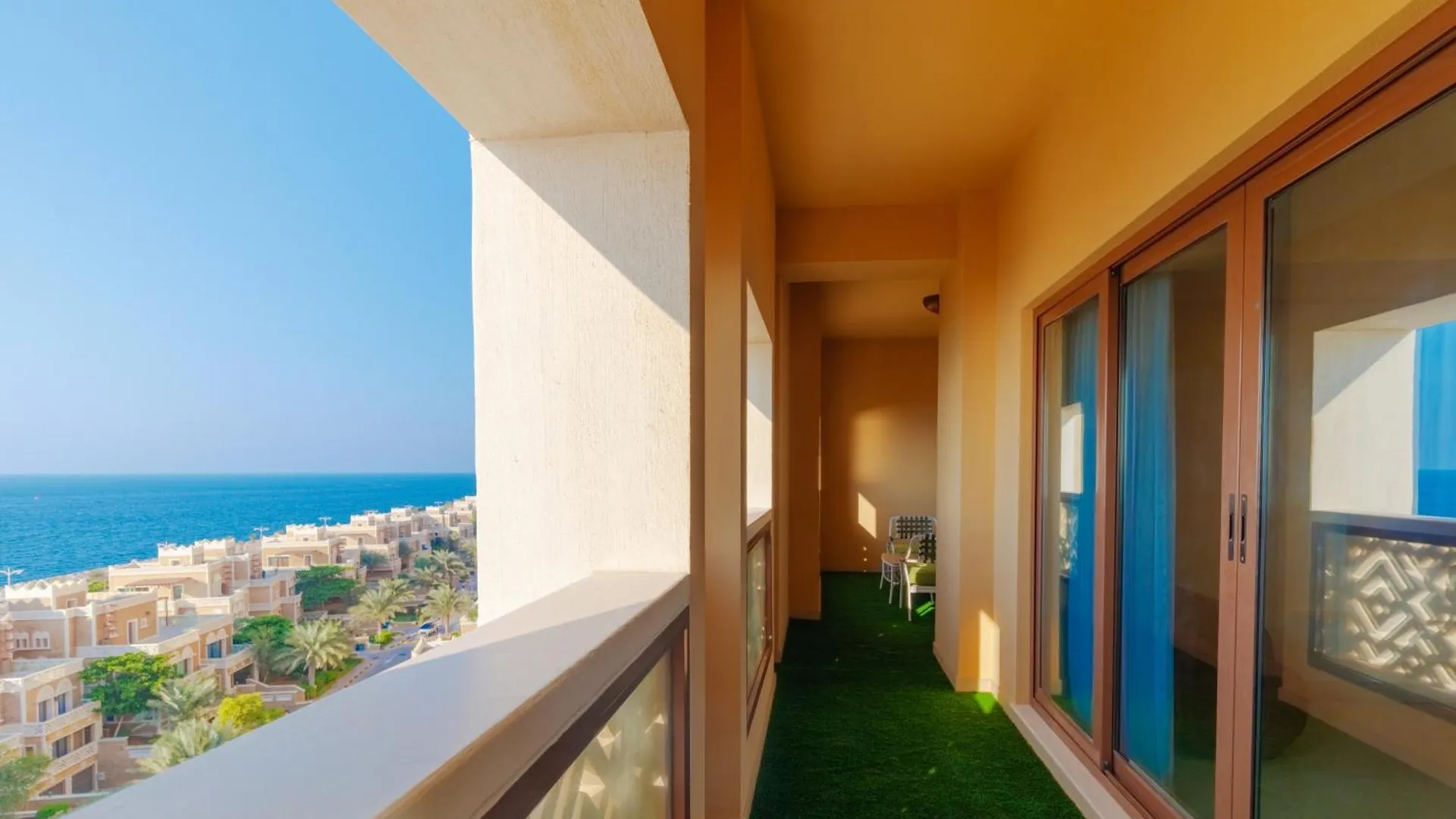 Charming Sea View 2Bdr, Beach And Pool Access Dubai 0*,  United Arab Emirates